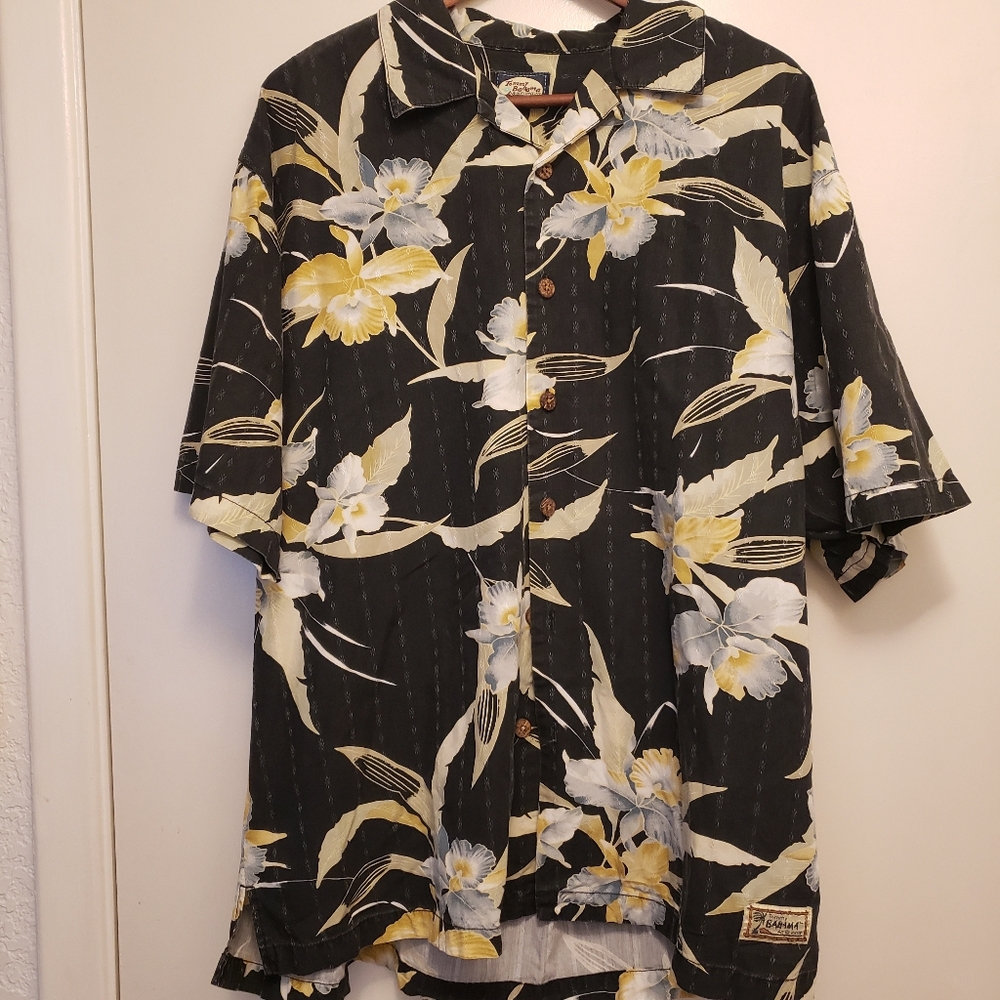 Tommy Bahama MEN SIZE LARGE Black and Cream Floral Shirt